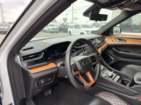 More photos of 2023 Jeep Grand Cherokee L Summit at Jerry Hunt Supercenter - Lexington, NC