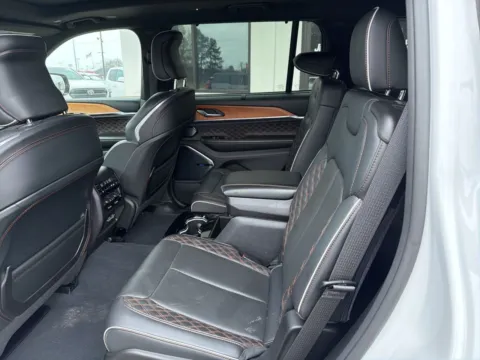 More photos of 2023 Jeep Grand Cherokee L Summit at Jerry Hunt Supercenter - Lexington, NC