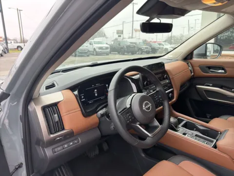 More photos of 2025 Nissan Pathfinder Platinum at Jerry Hunt Supercenter - Lexington, NC