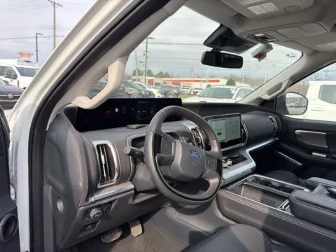 More photos of 2025 Ford Expedition Platinum at Jerry Hunt Supercenter - Lexington, NC