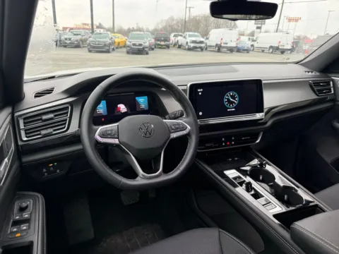 More photos of 2025 Volkswagen Atlas Cross Sport 2.0T SE w/Technology at Jerry Hunt Supercenter - Lexington, NC
