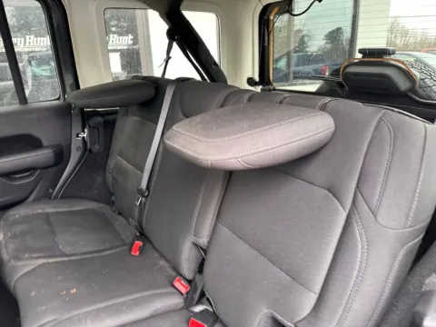 More photos of 2022 Jeep Wrangler Unlimited Sahara at Jerry Hunt Supercenter - Lexington, NC