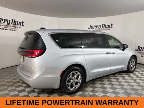 More photos of 2024 Chrysler Pacifica Limited at Jerry Hunt Supercenter - Lexington, NC
