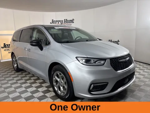 More photos of 2024 Chrysler Pacifica Limited at Jerry Hunt Supercenter - Lexington, NC