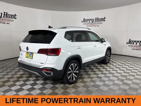 More photos of 2022 Volkswagen Taos 1.5T SE at Jerry Hunt Supercenter - Lexington, NC