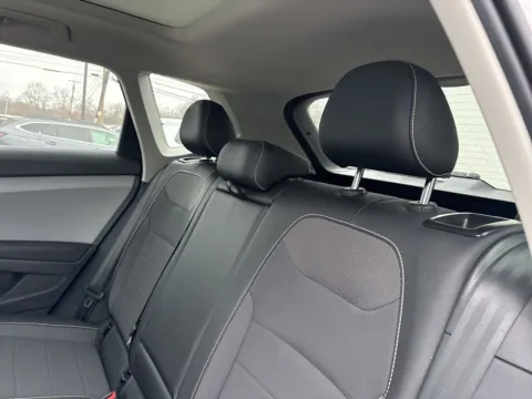 More photos of 2022 Volkswagen Taos 1.5T SE at Jerry Hunt Supercenter - Lexington, NC