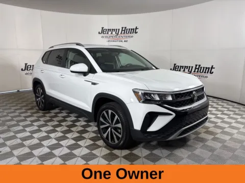 More photos of 2022 Volkswagen Taos 1.5T SE at Jerry Hunt Supercenter - Lexington, NC