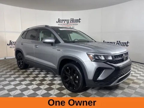 More photos of 2024 Volkswagen Taos 1.5T SE at Jerry Hunt Supercenter - Lexington, NC