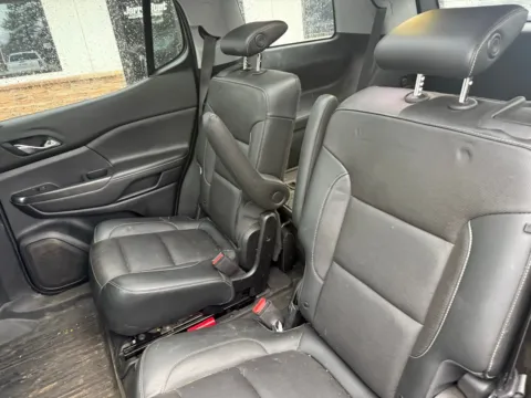 More photos of 2019 GMC Acadia SLT-1 at Jerry Hunt Supercenter - Lexington, NC