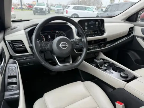 More photos of 2022 Nissan Rogue SL at Jerry Hunt Supercenter - Lexington, NC