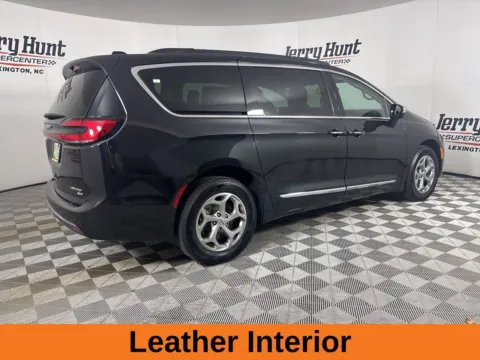 More photos of 2023 Chrysler Pacifica Limited at Jerry Hunt Supercenter - Lexington, NC