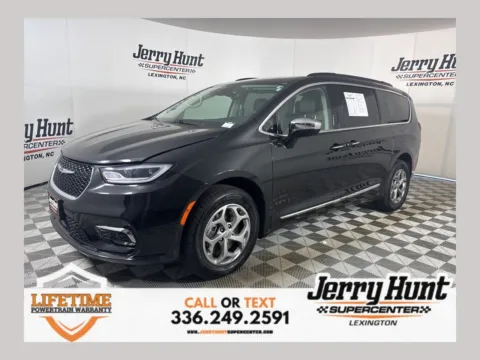 Black 2023 Chrysler Pacifica Limited for sale in Lexington, NC