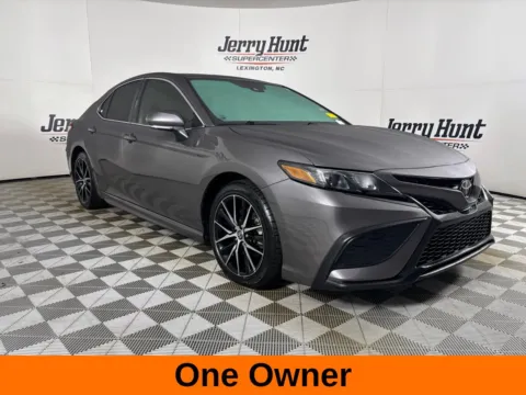More photos of 2022 Toyota Camry SE at Jerry Hunt Supercenter - Lexington, NC