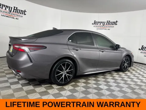 More photos of 2022 Toyota Camry SE at Jerry Hunt Supercenter - Lexington, NC