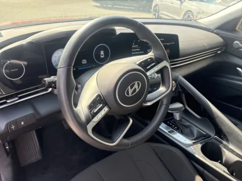 More photos of 2025 Hyundai Elantra SEL Convenience at Jerry Hunt Supercenter - Lexington, NC