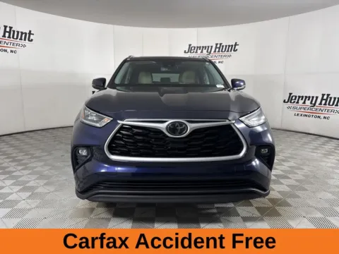 More photos of 2020 Toyota Highlander XLE at Jerry Hunt Supercenter - Lexington, NC