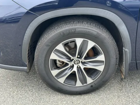 Another view of 2020 Toyota Highlander XLE for sale in Lexington, NC at Jerry Hunt Supercenter - Lexington