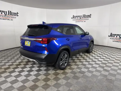 More photos of 2022 Kia Seltos LX at Jerry Hunt Supercenter - Lexington, NC
