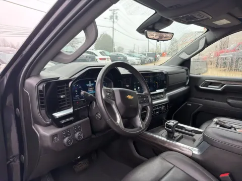 More photos of 2022 Chevrolet Silverado 1500 LTZ at Jerry Hunt Supercenter - Lexington, NC