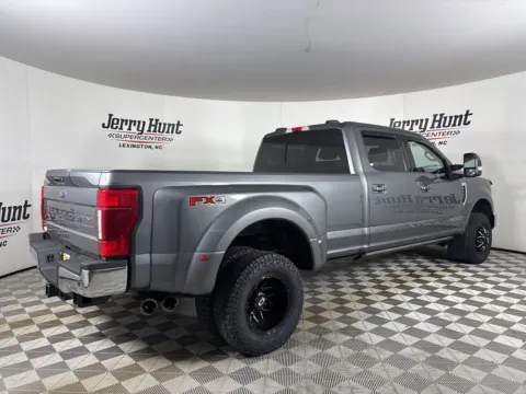 More photos of 2022 Ford F-350SD Lariat at Jerry Hunt Supercenter - Lexington, NC