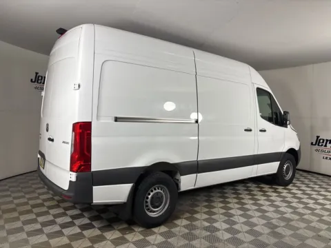 More photos of 2024 Mercedes-Benz Sprinter 2500 Crew 144 WB at Jerry Hunt Supercenter - Lexington, NC