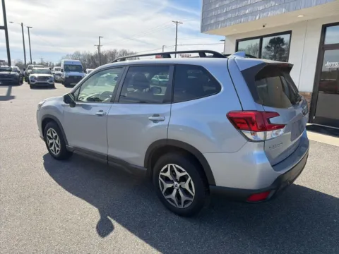 More photos of 2023 Subaru Forester Premium at Jerry Hunt Supercenter - Lexington, NC