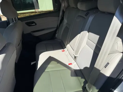 More photos of 2023 Nissan Rogue SL at Jerry Hunt Supercenter - Lexington, NC