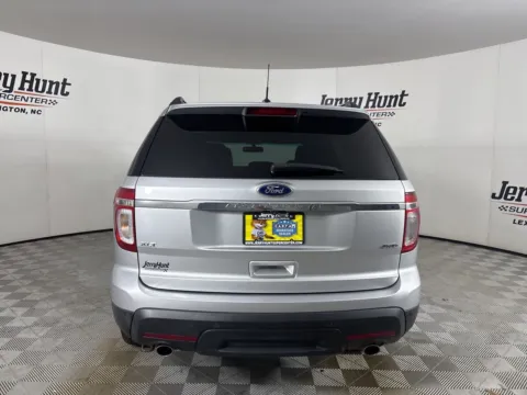 More photos of 2015 Ford Explorer XLT at Jerry Hunt Supercenter - Lexington, NC