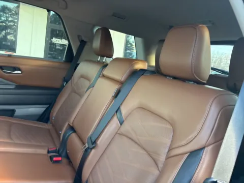 More photos of 2024 Nissan Pathfinder Platinum at Jerry Hunt Supercenter - Lexington, NC