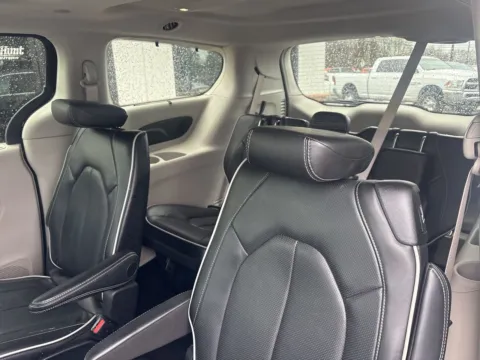 More photos of 2024 Chrysler Pacifica Limited at Jerry Hunt Supercenter - Lexington, NC