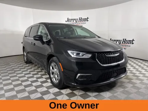 More photos of 2024 Chrysler Pacifica Limited at Jerry Hunt Supercenter - Lexington, NC