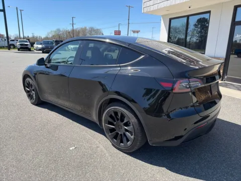 More photos of 2022 Tesla Model Y Long Range at Jerry Hunt Supercenter - Lexington, NC