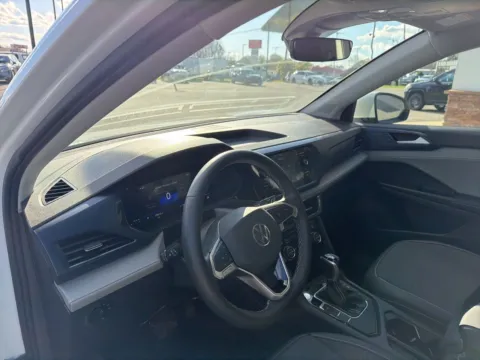 More photos of 2024 Volkswagen Taos 1.5T SE at Jerry Hunt Supercenter - Lexington, NC