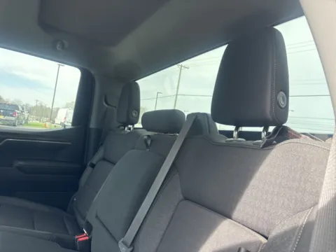 More photos of 2023 GMC Sierra 1500 Elevation at Jerry Hunt Supercenter - Lexington, NC