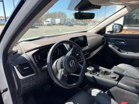 More photos of 2023 Nissan Rogue Platinum at Jerry Hunt Supercenter - Lexington, NC