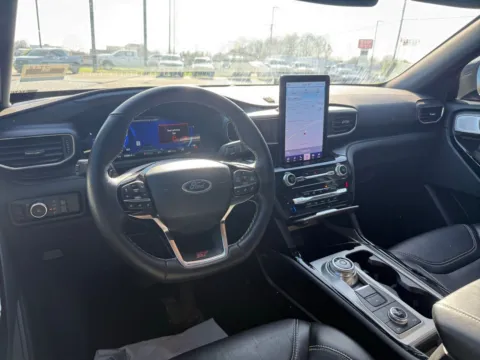 More photos of 2023 Ford Explorer ST at Jerry Hunt Supercenter - Lexington, NC
