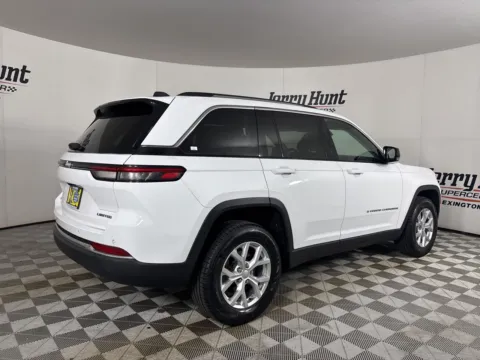More photos of 2023 Jeep Grand Cherokee Limited at Jerry Hunt Supercenter - Lexington, NC