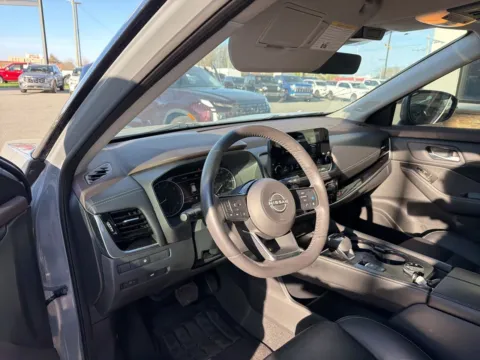 More photos of 2023 Nissan Rogue SL at Jerry Hunt Supercenter - Lexington, NC