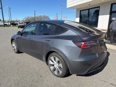 More photos of 2021 Tesla Model Y Long Range at Jerry Hunt Supercenter - Lexington, NC