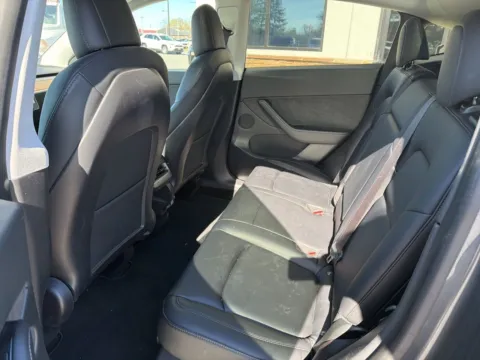 More photos of 2021 Tesla Model Y Long Range at Jerry Hunt Supercenter - Lexington, NC