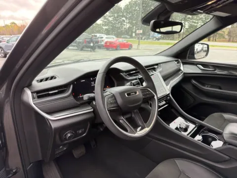 More photos of 2023 Jeep Grand Cherokee L Altitude at Jerry Hunt Supercenter - Lexington, NC