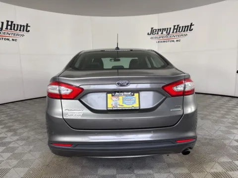 More photos of 2014 Ford Fusion SE at Jerry Hunt Supercenter - Lexington, NC