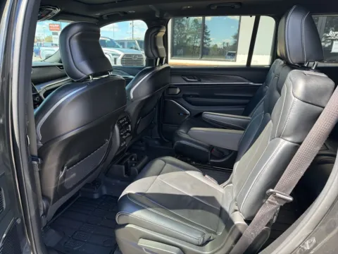 More photos of 2021 Jeep Grand Cherokee L Overland at Jerry Hunt Supercenter - Lexington, NC