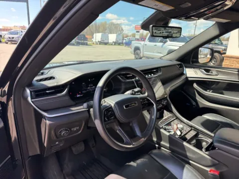 More photos of 2021 Jeep Grand Cherokee L Overland at Jerry Hunt Supercenter - Lexington, NC