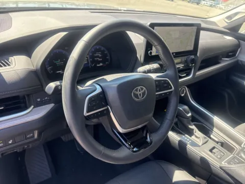 More photos of 2025 Toyota Grand Highlander Limited at Jerry Hunt Supercenter - Lexington, NC