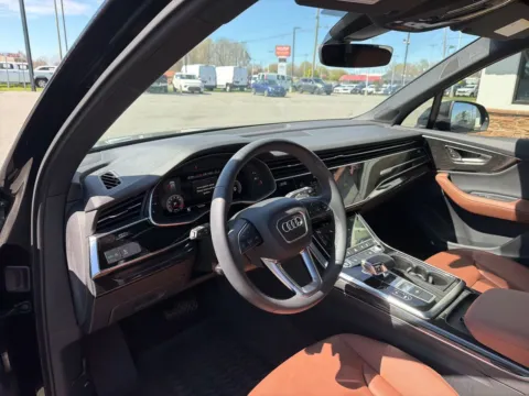 More photos of 2024 Audi Q7 45 Premium Plus at Jerry Hunt Supercenter - Lexington, NC
