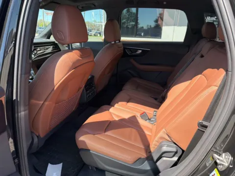 More photos of 2024 Audi Q7 45 Premium Plus at Jerry Hunt Supercenter - Lexington, NC
