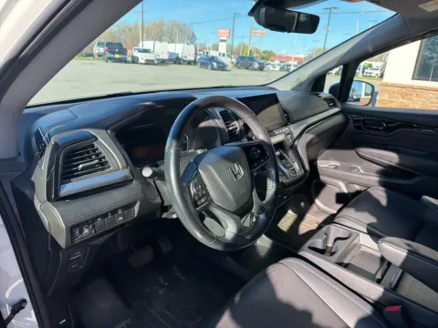 More photos of 2021 Honda Odyssey Touring at Jerry Hunt Supercenter - Lexington, NC