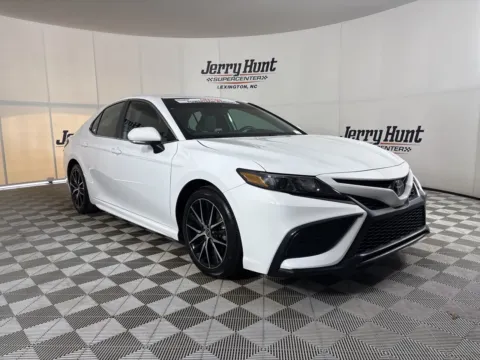 More photos of 2023 Toyota Camry SE at Jerry Hunt Supercenter - Lexington, NC