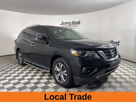 More photos of 2019 Nissan Pathfinder SL at Jerry Hunt Supercenter - Lexington, NC